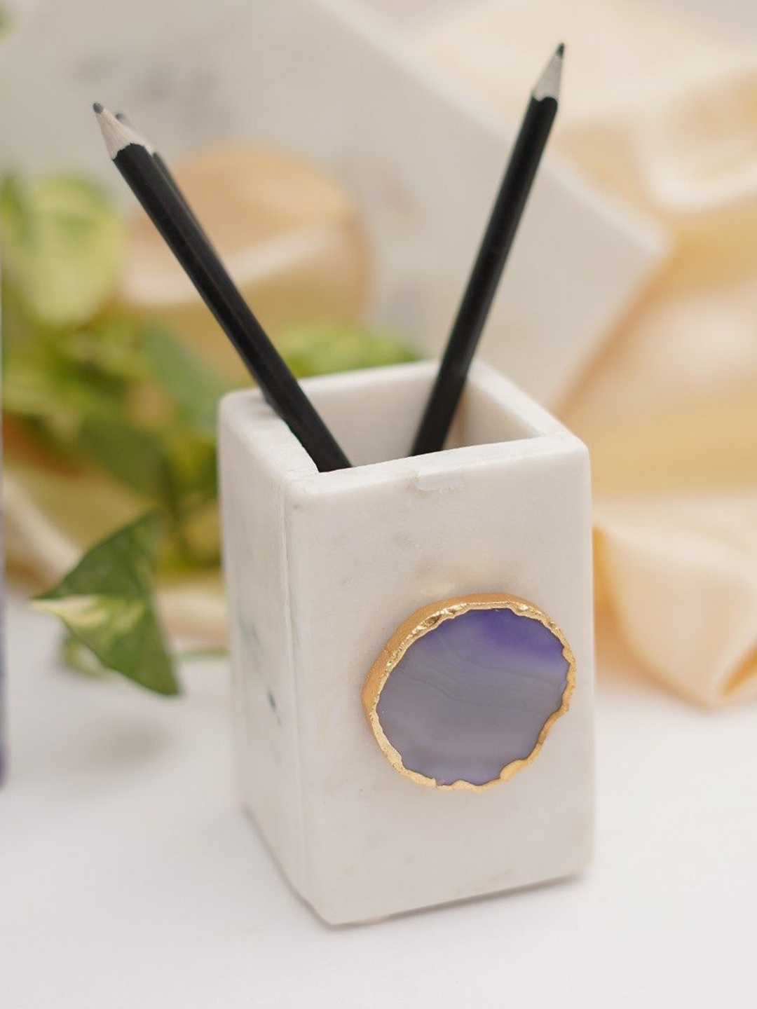 

HOMEARTE Marble with Agate Pen Stand Stationery, Cream