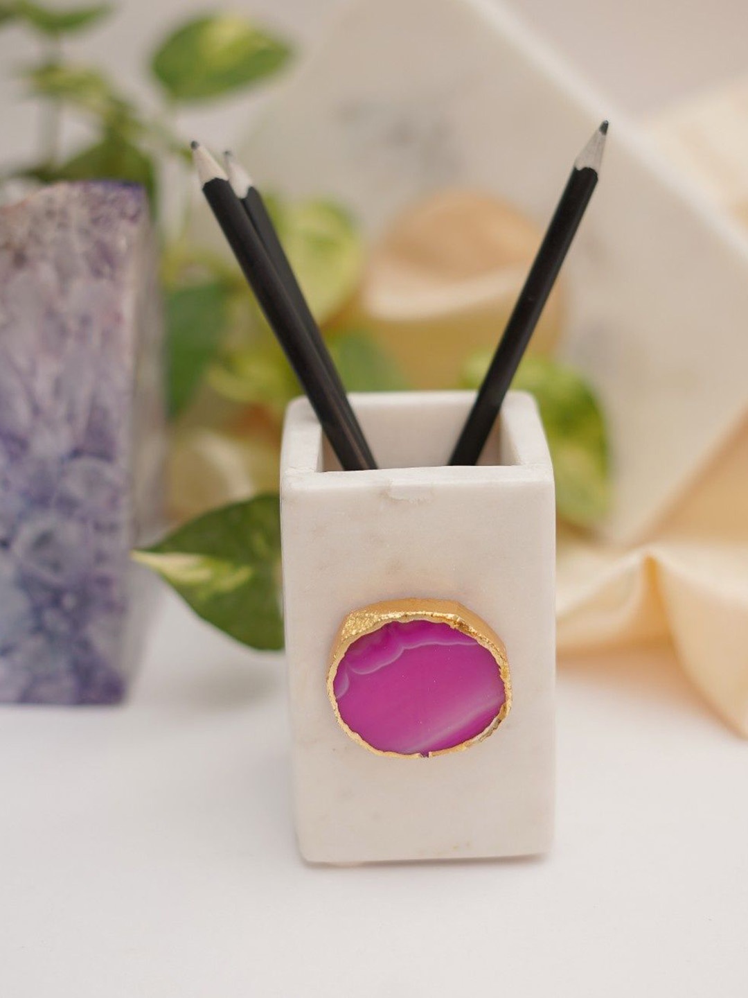 

HOMEARTE Marble with Agate Pen Stand Stationery, Cream