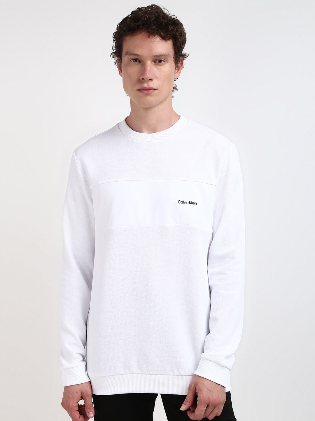 

Calvin Klein Jeans Men Cotton Blend White Solid Regular Fit Sweatshirt