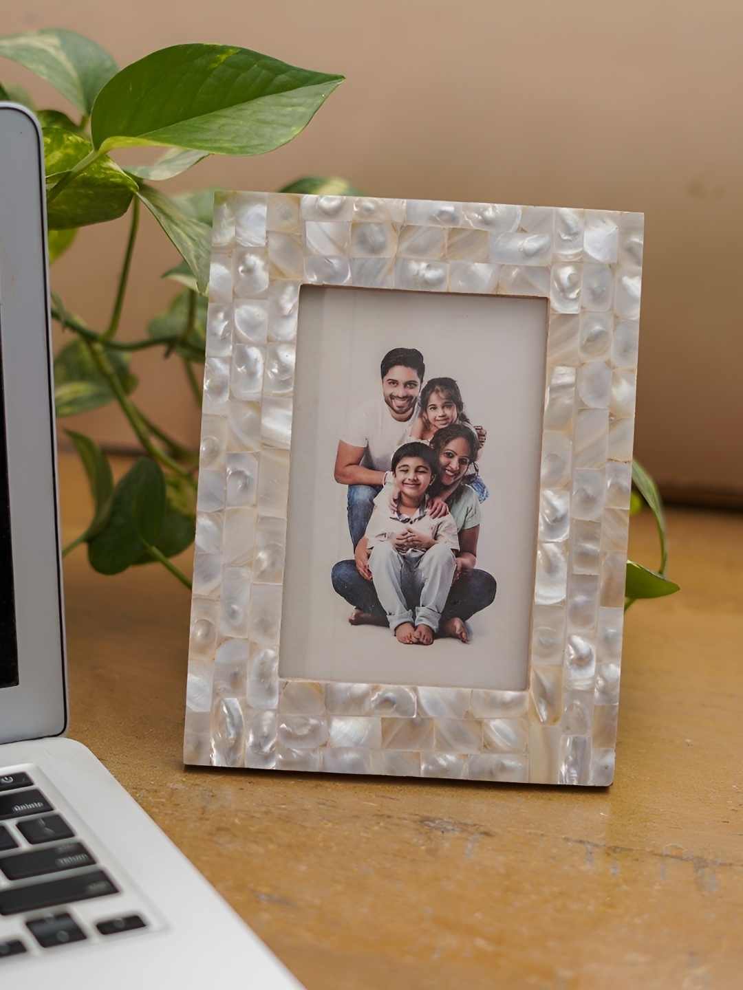 

HOMEARTE Off White Mother Of Pearl Rectangular Table Photo Frame