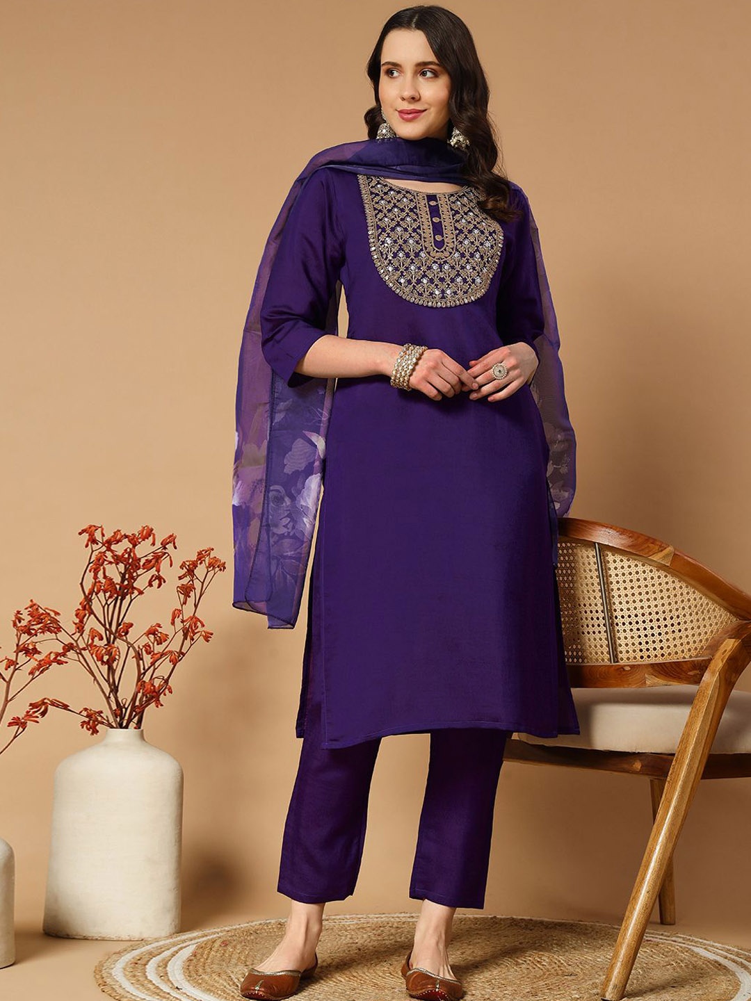 

BHUMIKA CREATION Ethnic Motifs Yoke Design Sequinned Kurta with Trousers & Dupatta, Purple