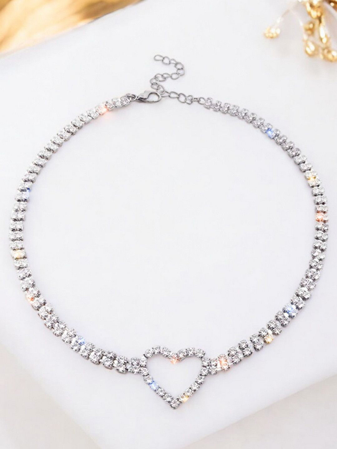 

OOMPH Crystals Metal Necklace, Silver