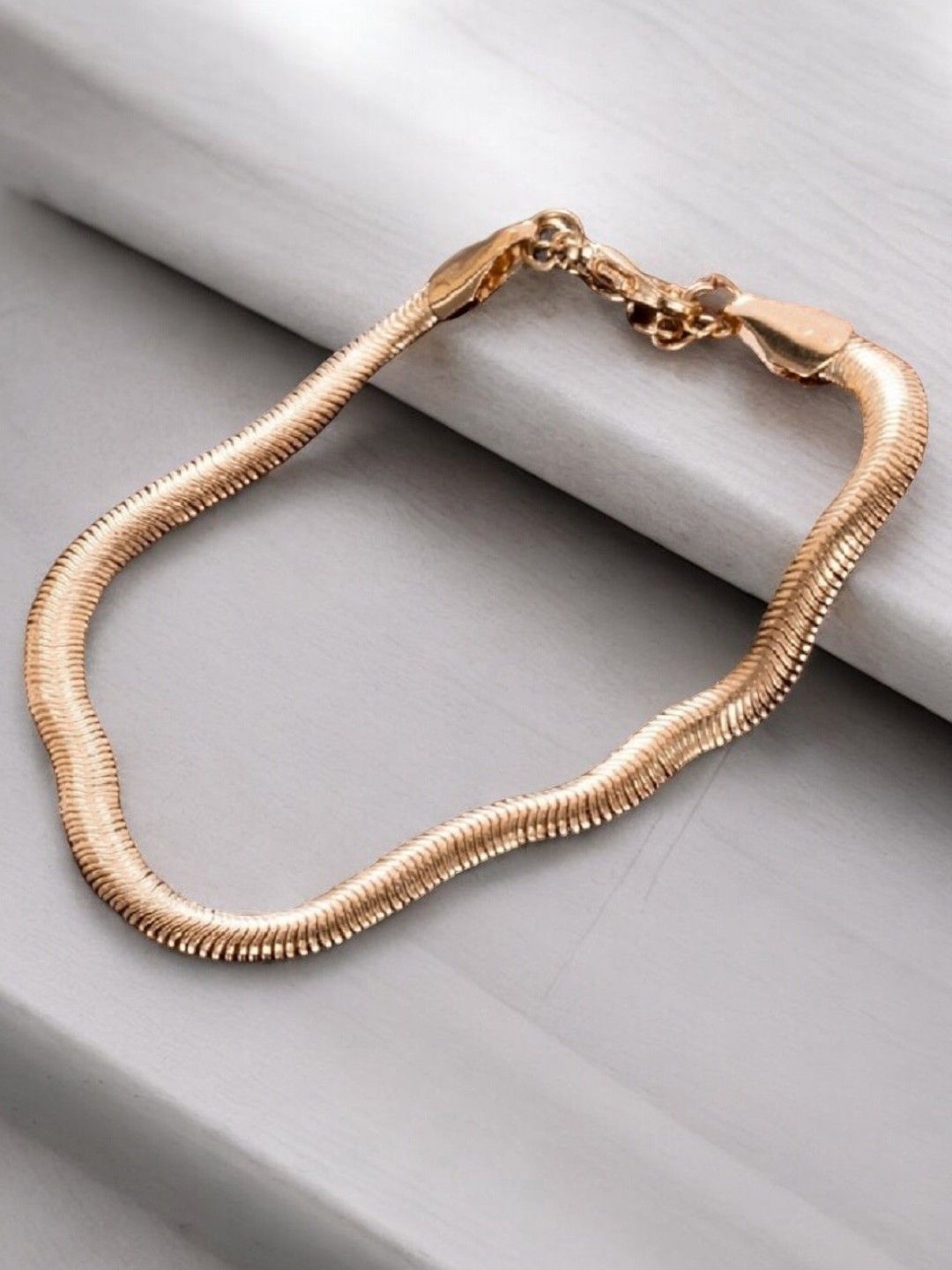 

OOMPH Snake Chain Anklet, Gold