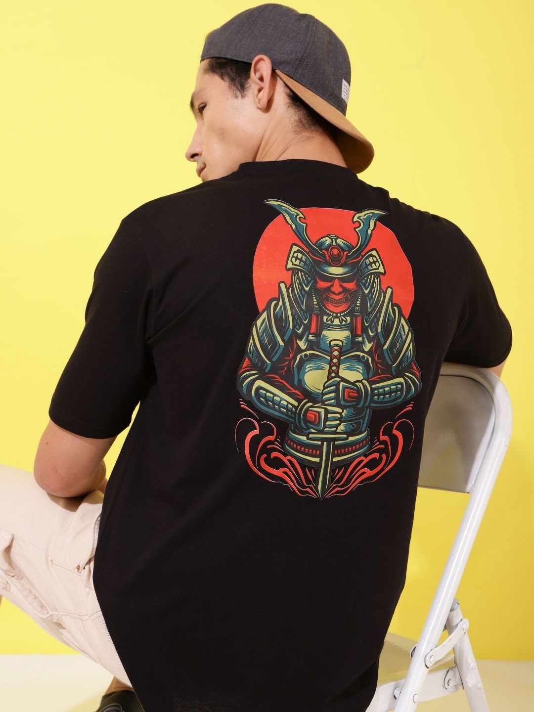 

Bukkl Men Graphic Printed Round Neck Cotton Oversized T-Shirt, Black