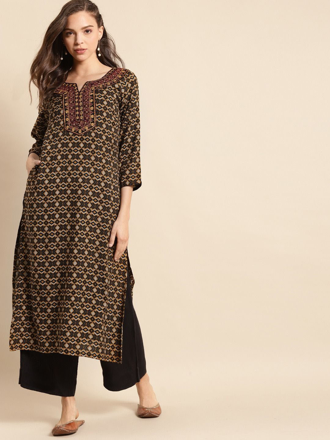 

Anouk Black Geometric Printed Thread Work Straight Kurta