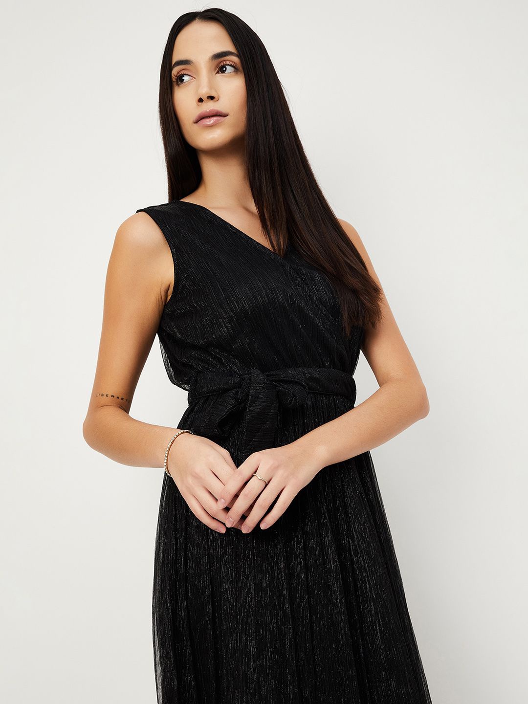 

max V-neck Fit & Flare Midi Dress, Black