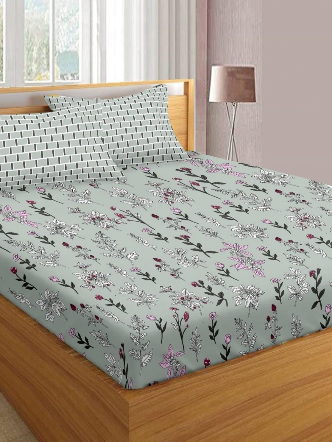 

Trance Home Linen Green & Pink Floral Cotton 180 TC Queen Bedsheet with 2 Pillow Covers