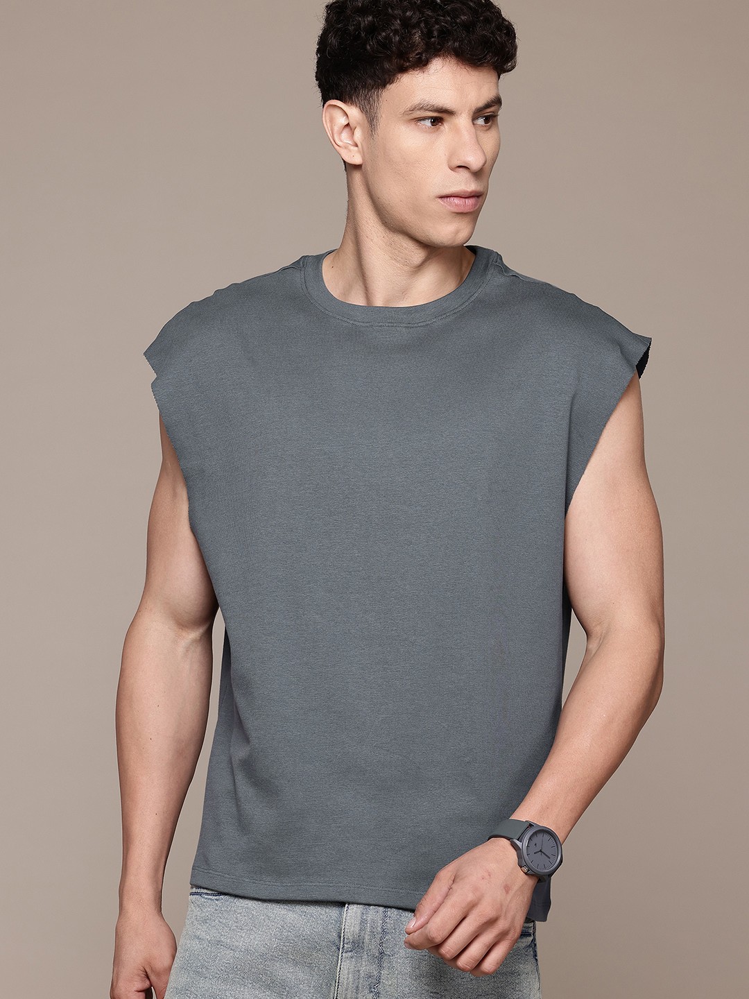 

The Roadster Lifestyle Co. Extended Sleeves Pure Cotton T-shirt, Grey