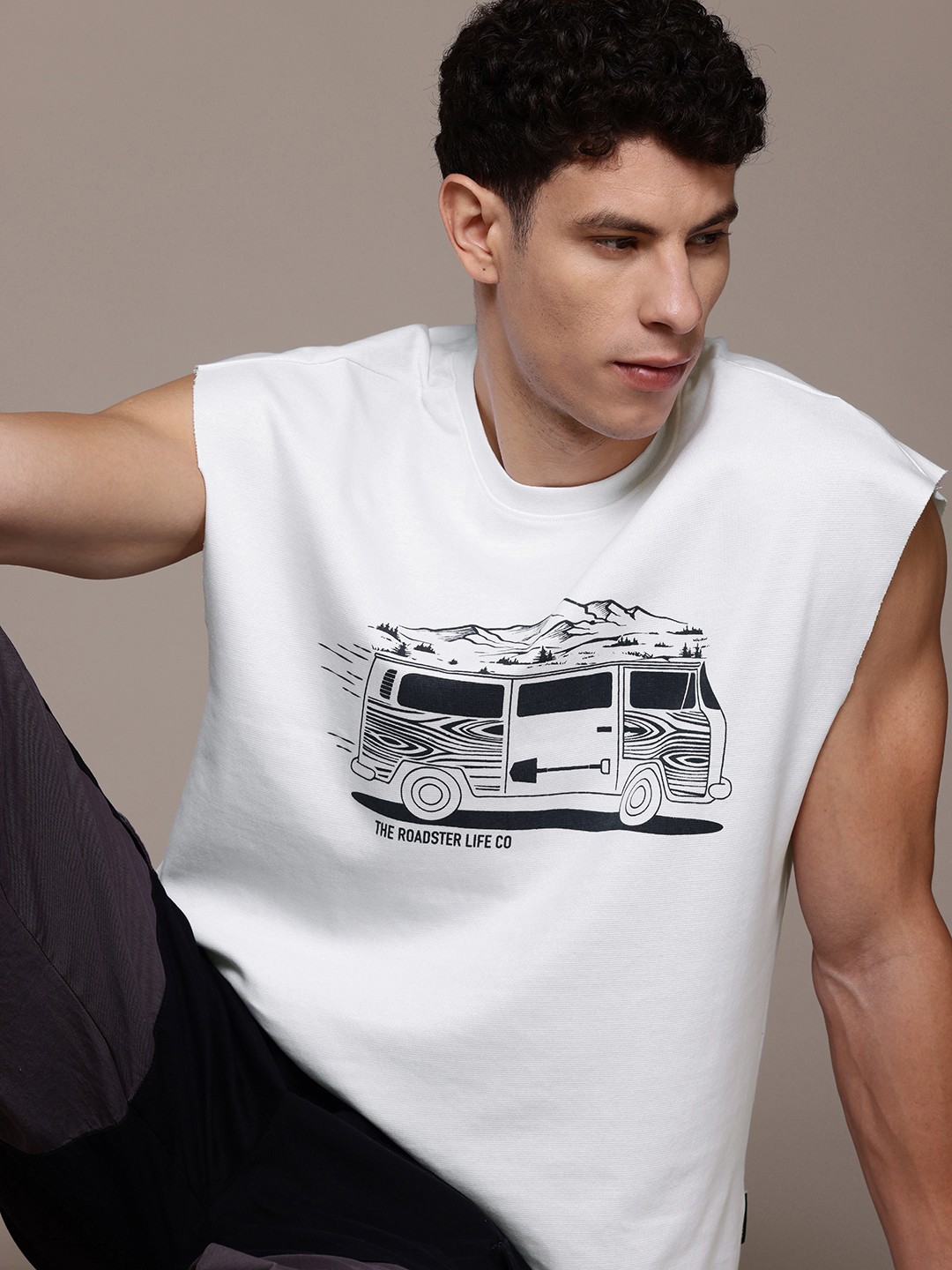 

The Roadster Lifestyle Co. Printed Relaxed Fit Pure Cotton T-shirt, White