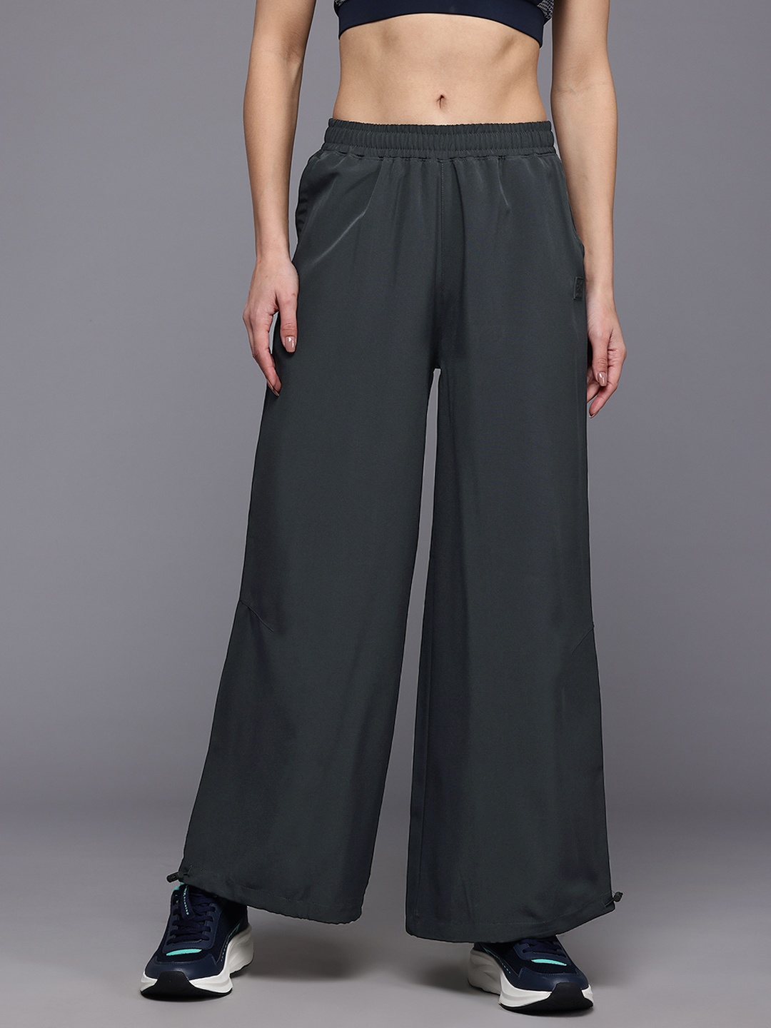 

HRX by Hrithik Roshan Women Lifestyle Track Pants with Toggled Hem, Grey