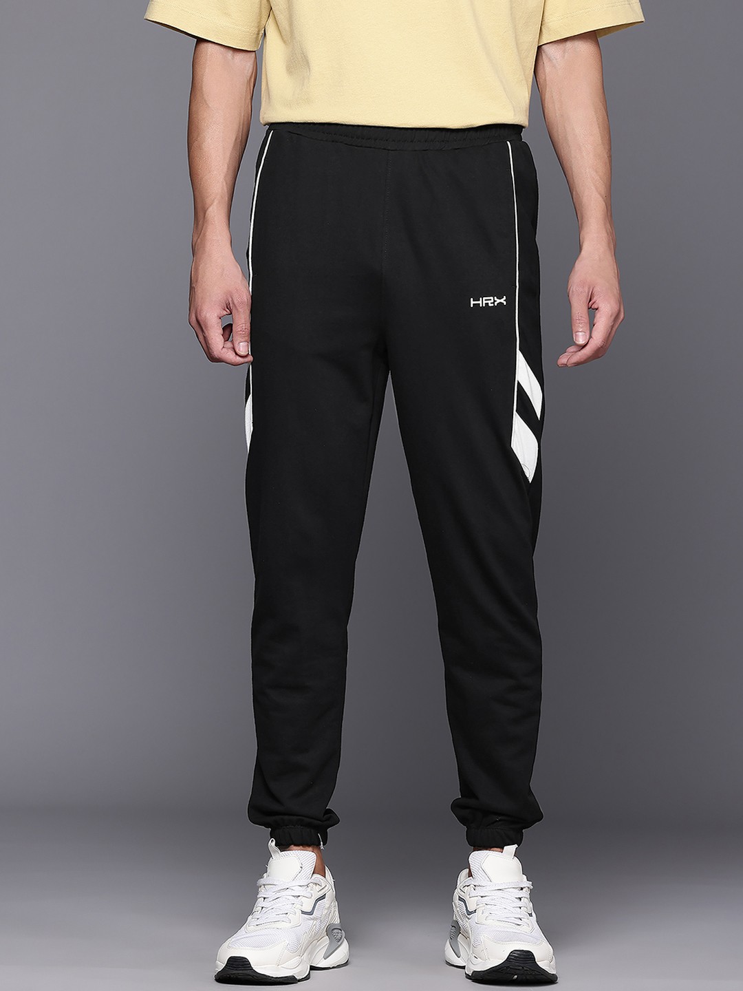 

HRX by Hrithik Roshan Men Lifestyle Track pants, Black