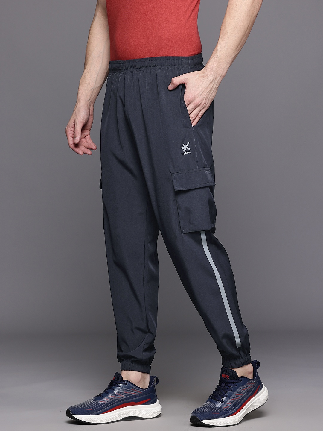 

HRX by Hrithik Roshan Men Side Stiped Lifestyle Reflective Cargo-Style Jogger, Navy blue