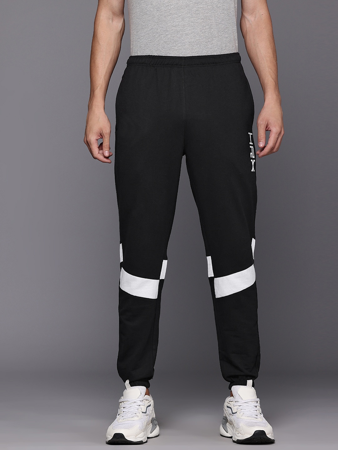 

HRX by Hrithik Roshan Men Lifestyle Path Detailed Joggers, Black