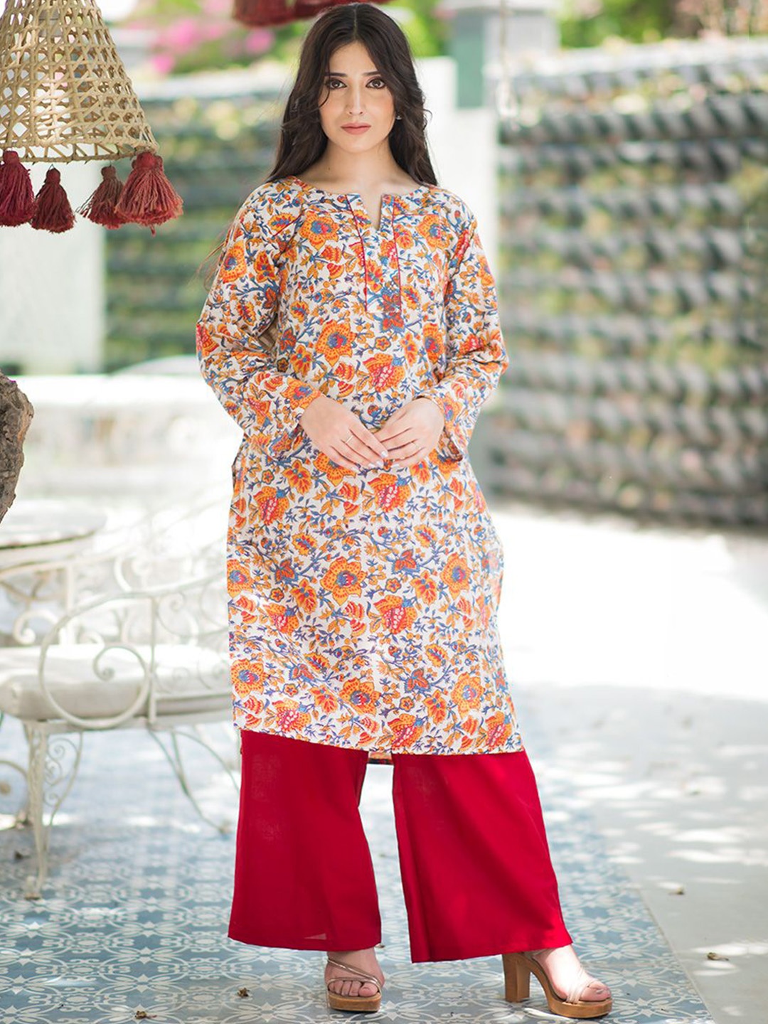 

Rangreza Ethnic Floral Printed Cotton Straight Kurta, Yellow