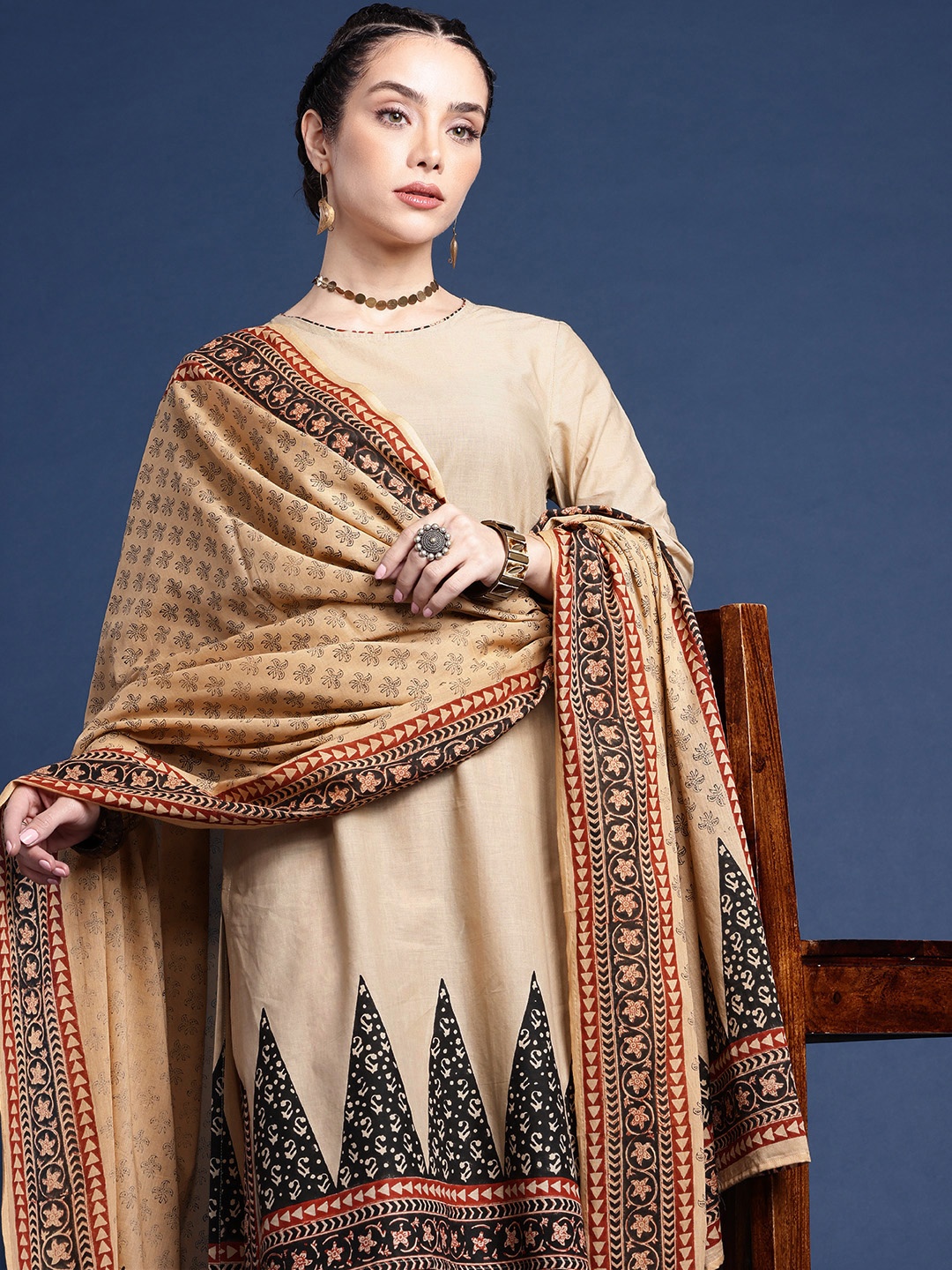 

Taavi Bagru Ethnic Motifs Printed Pure Cotton Kurta with Trousers & Dupatta, Beige