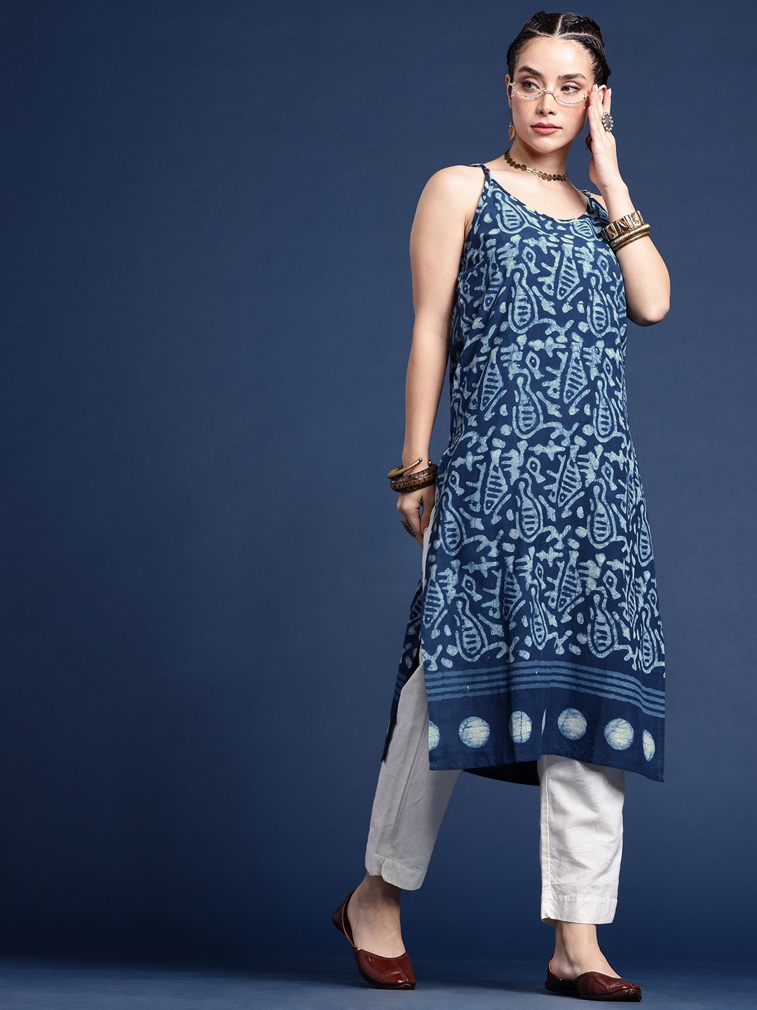 

Taavi Bagru Ethnic Motifs Printed Pure Cotton Kurta, Blue