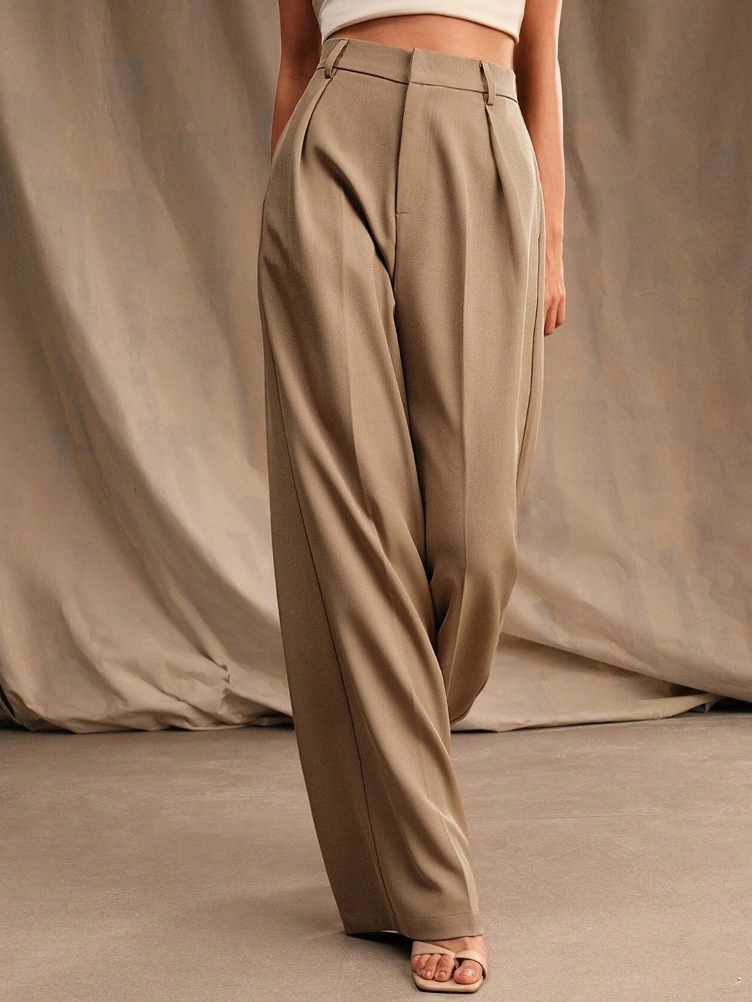 

FNOCKS Women Relaxed Straight Leg High-Rise Parallel Trousers, Khaki