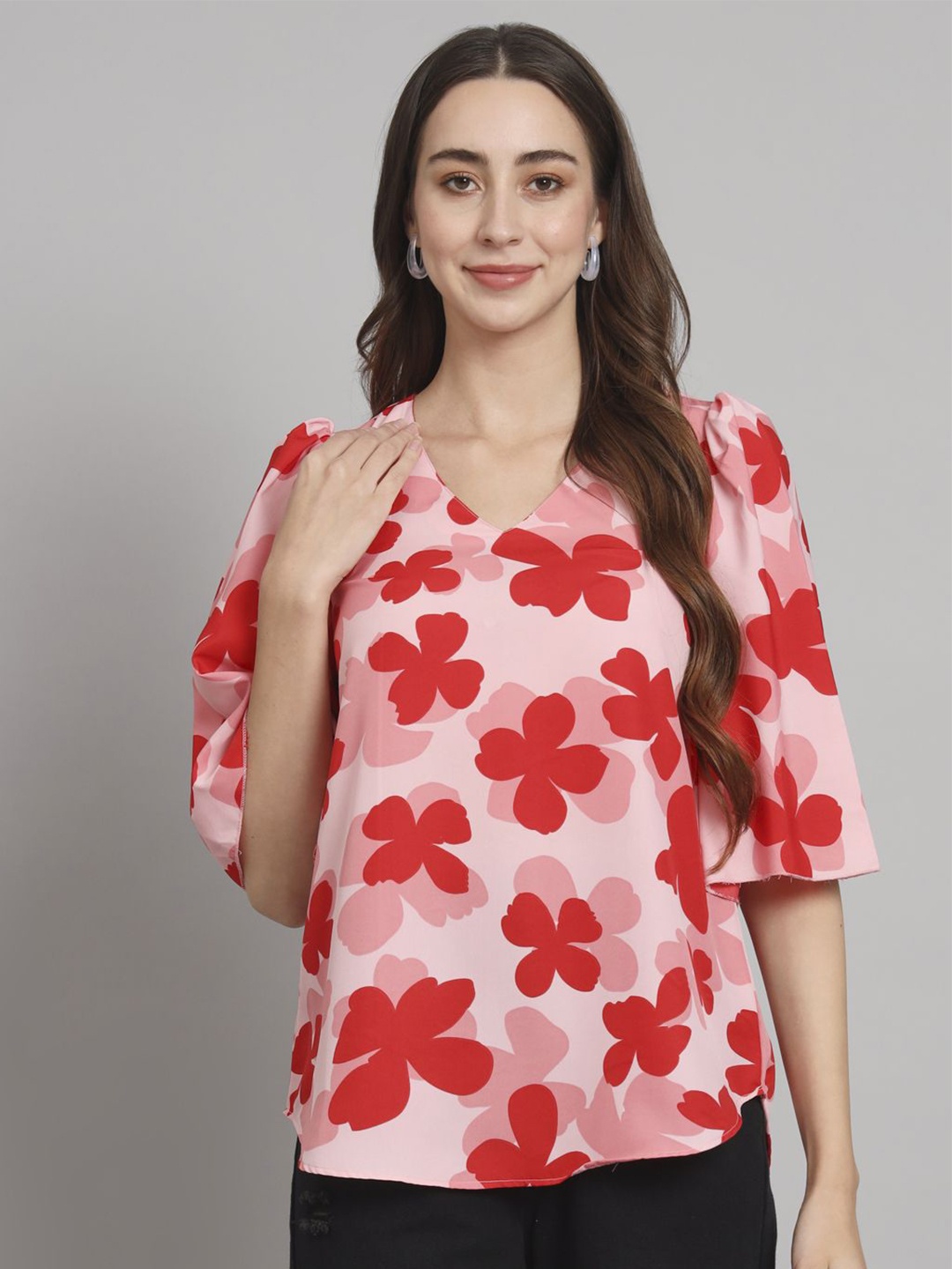 

Curvydrobe Women Geometric Print Flared Sleeve Crepe Top, Peach