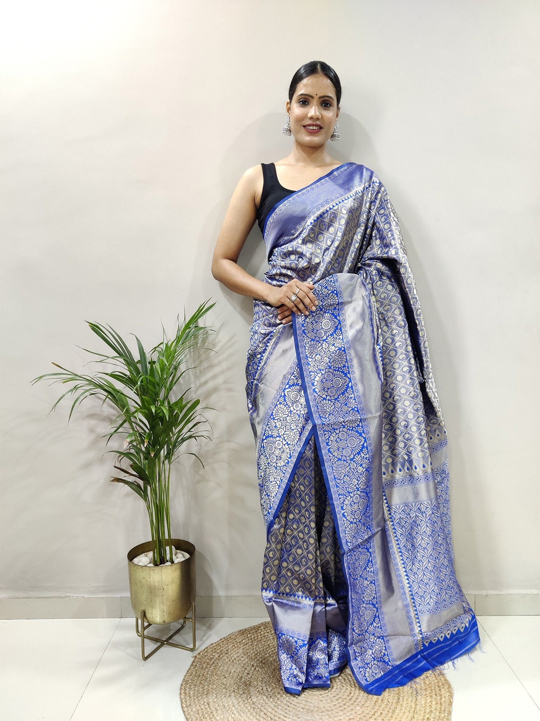 

JULEE Woven Design Zari Saree, Blue
