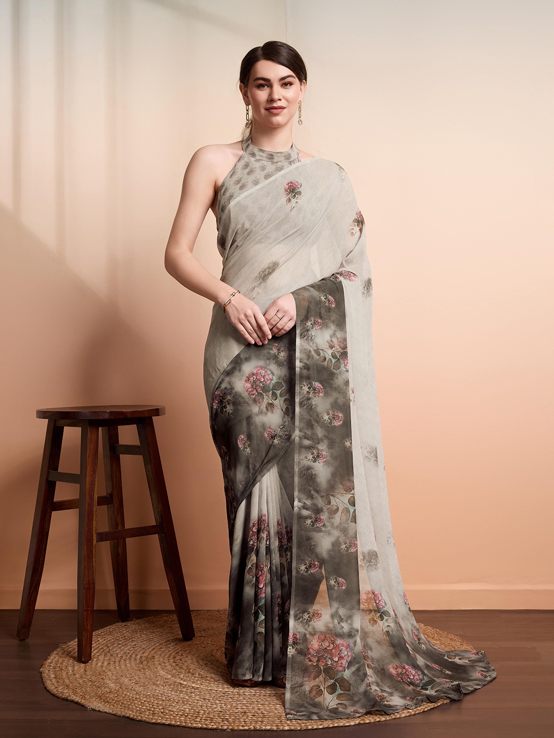 

RACHNA Floral Pure Georgette Ready to Wear Saree, Silver
