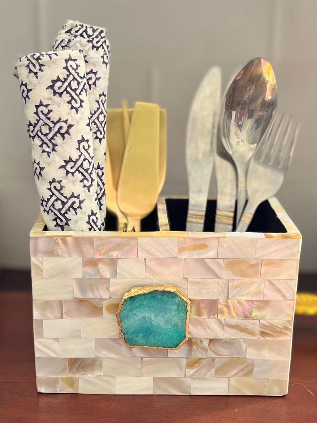 

HOMEARTE Off White & Green Agate Tableware Cutlery Stand