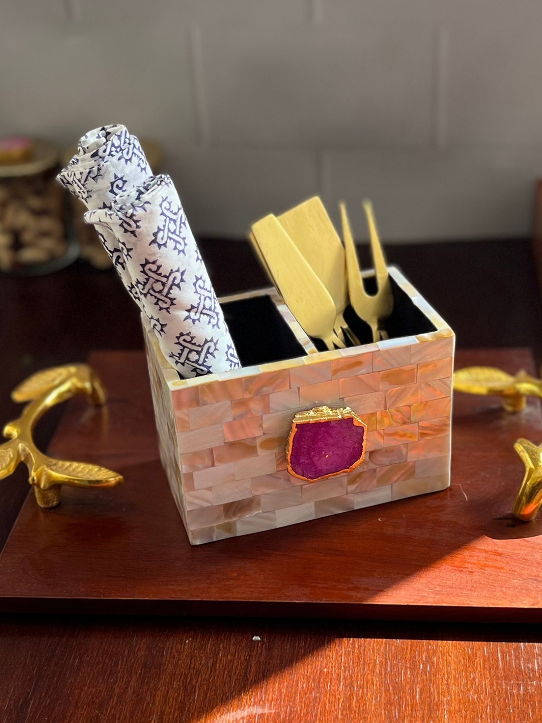 

HOMEARTE Off White & Pink Agate Tableware Cutlery Stand