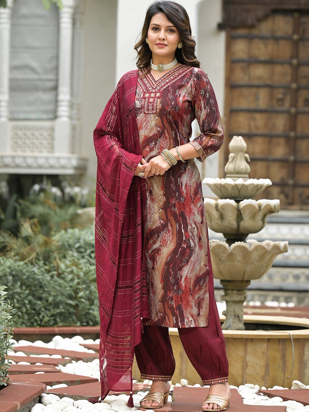 

Label Khoj Ethnic Motifs Embroidered Straight Kurta With Trouser & Dupatta, Maroon