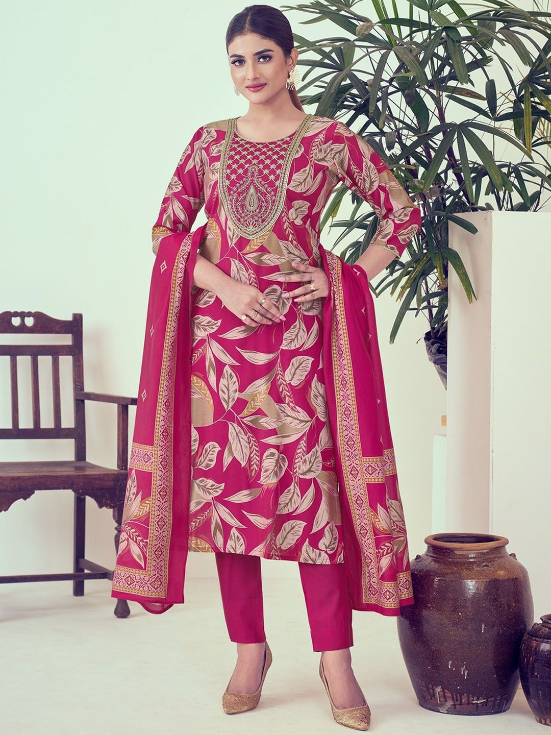 

Label Khoj Floral Printed Thread Work Straight Kurta with Trousers & Dupatta, Pink