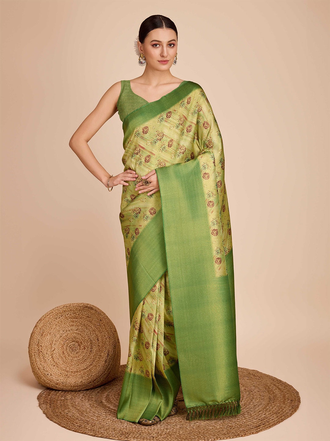 

Panzora Floral Zari Kanjeevaram Saree, Green