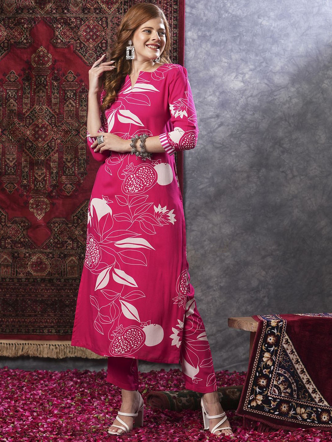 

Anni Designer Floral Printed Straight Kurta With Palazzos, Pink