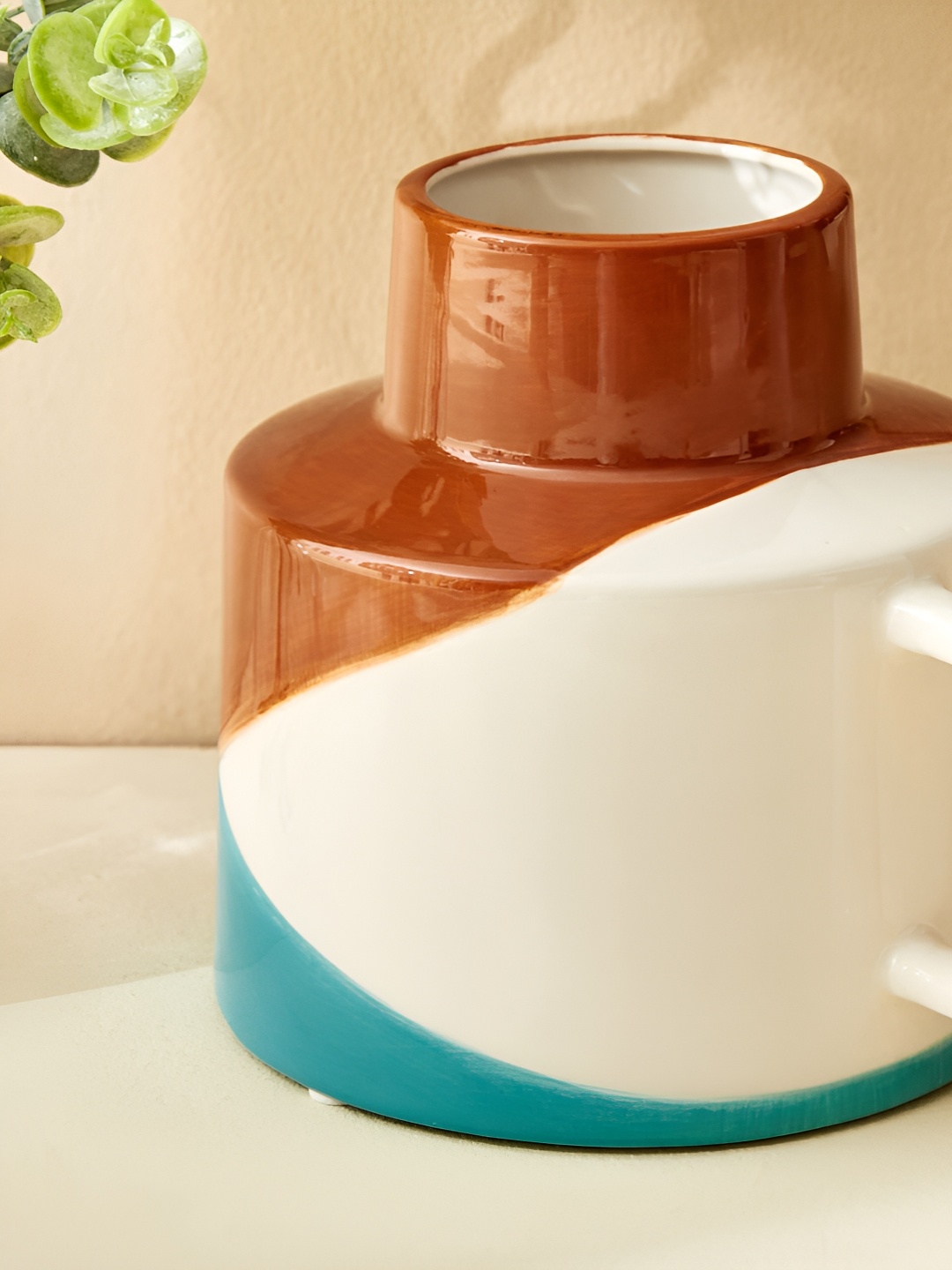 

Home Centre Splendid White & Brown Colorblocked Ceramic Vase