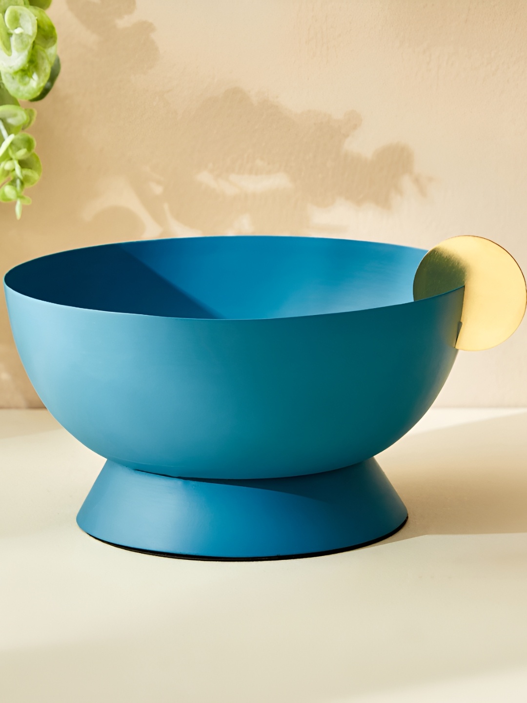 

Home Centre Splendid Blue & Gold Toned Metal Decorative Bowl