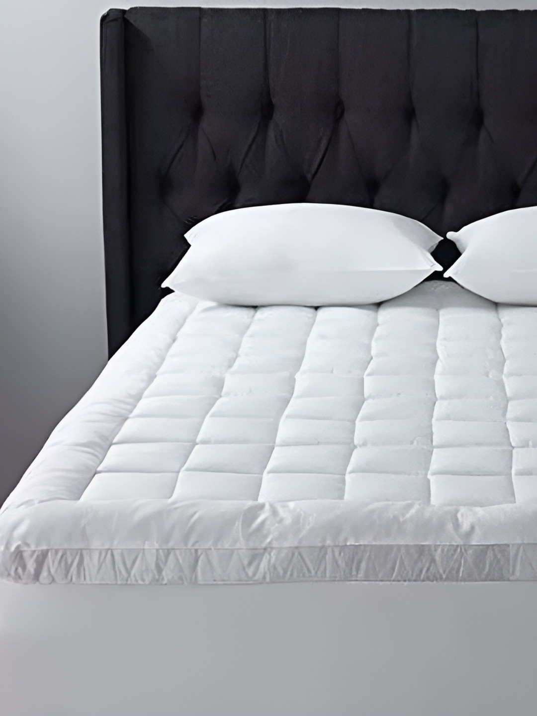

RRC White Microfiber Water Resistant Queen Mattress Protector