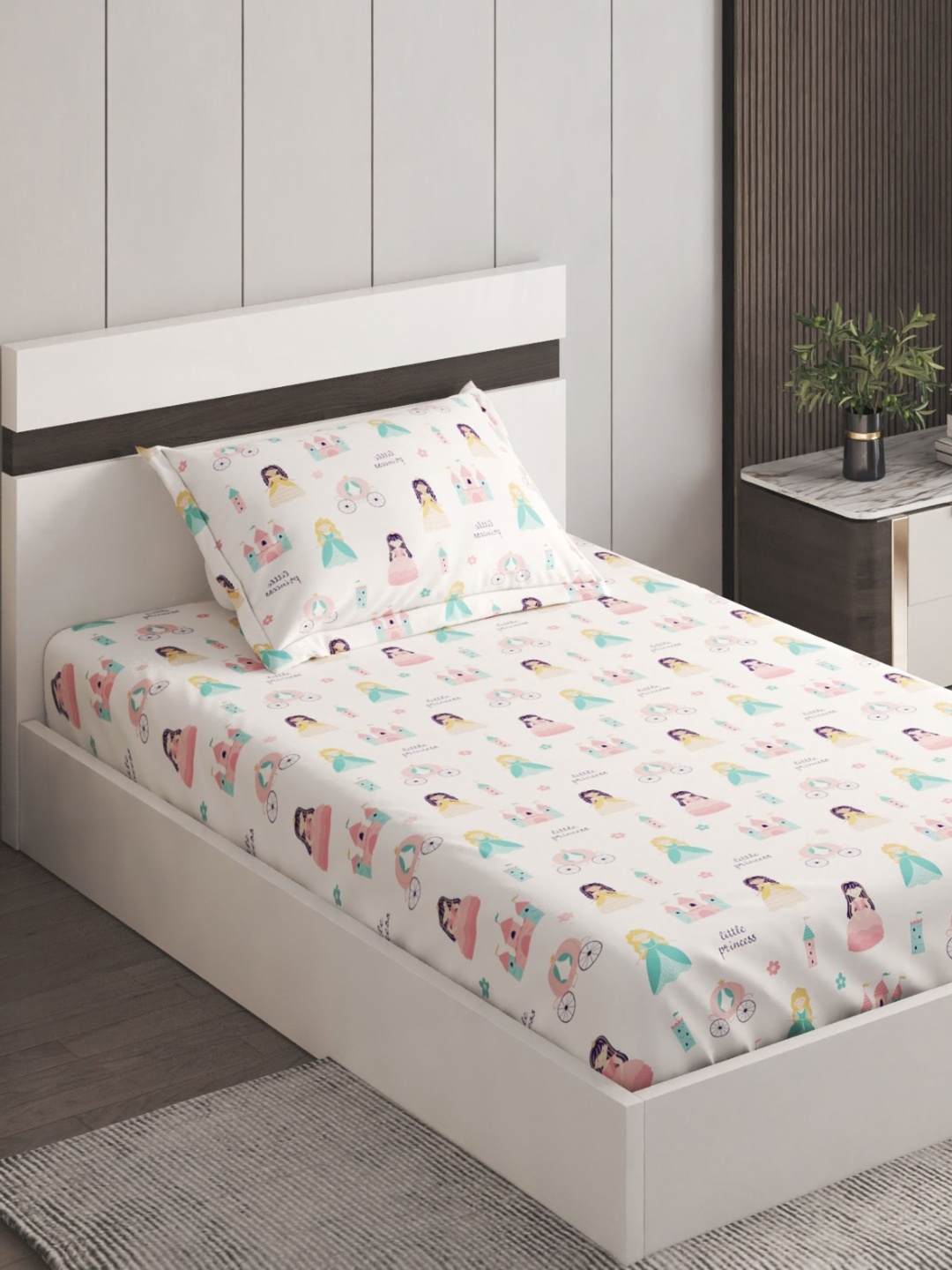 

Home Centre White & Blue Geometric 150 TC Cotton Single Bedsheet With 1 Pillow Cover