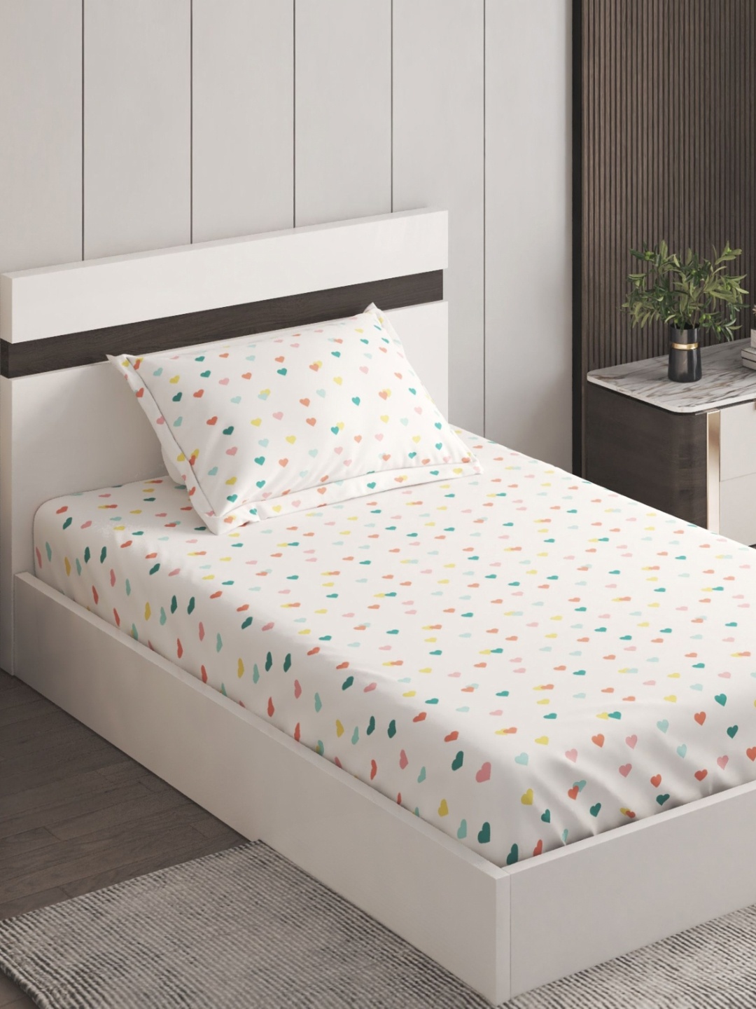 

Home Centre Slate White & Blue Printed Cotton 150 TC Single Bedsheet With Pillow Covers