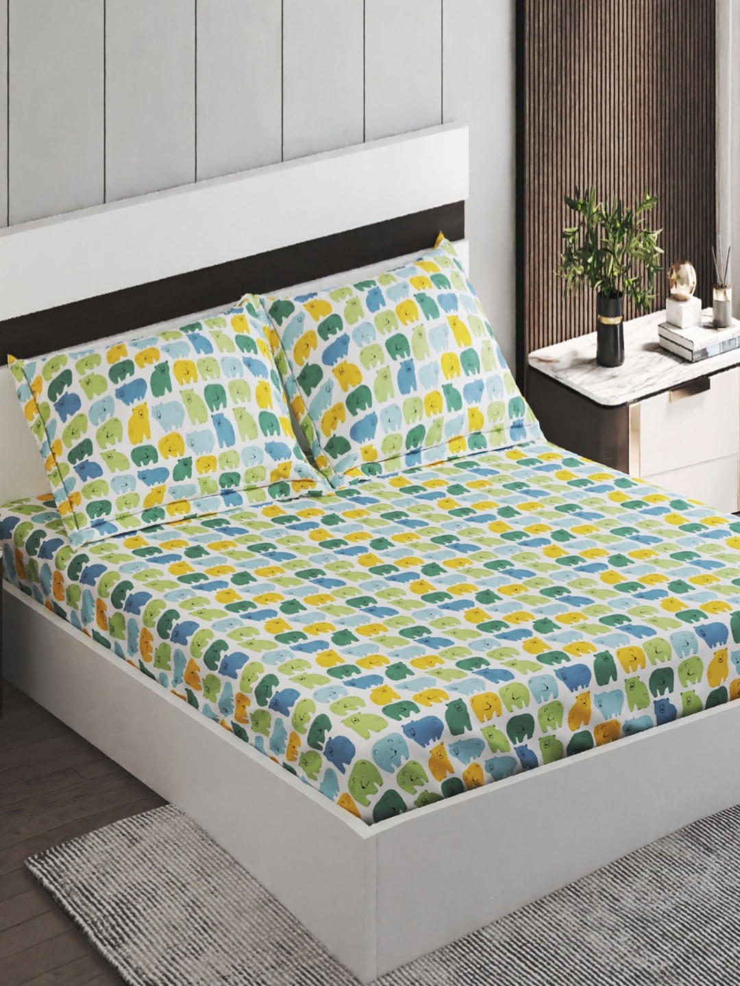 

Home Centre Slate Green & Blue Printed Cotton 150 TC Queen Bedsheet With 2 Pillow Covers