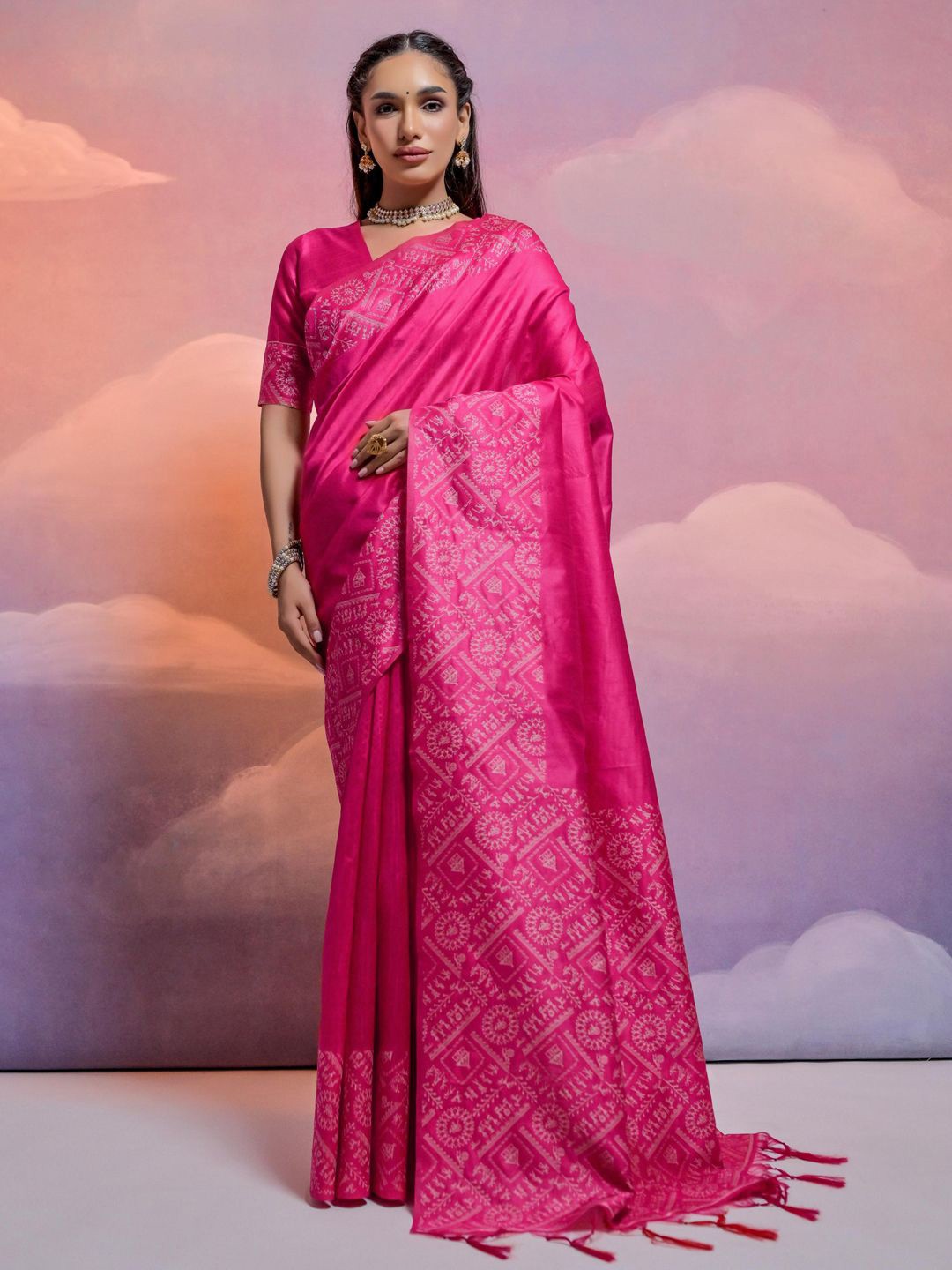 

Panzora Women Solid Saree, Pink