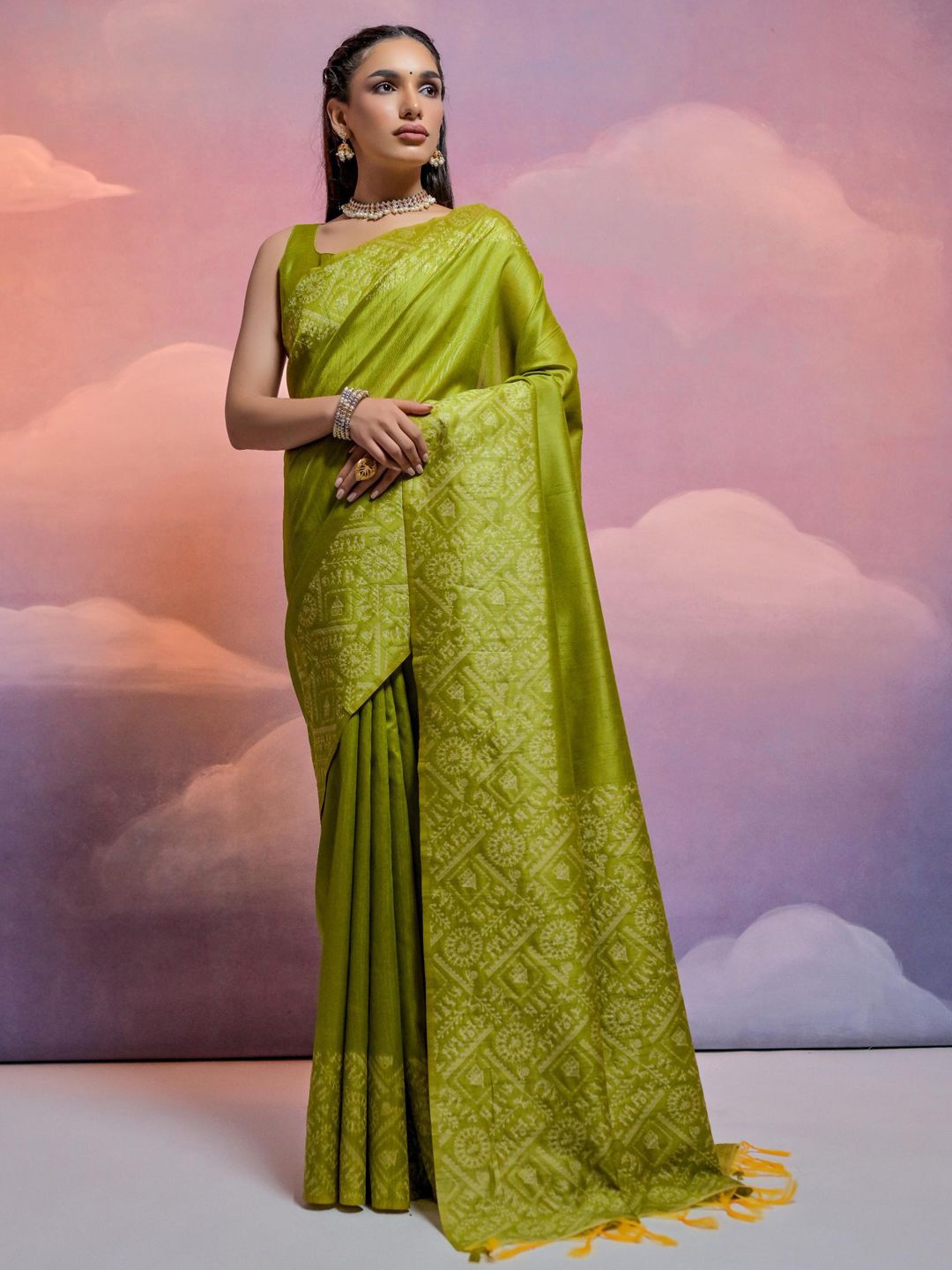 

Panzora Woven Design Zari Saree With Blouse Piece, Green