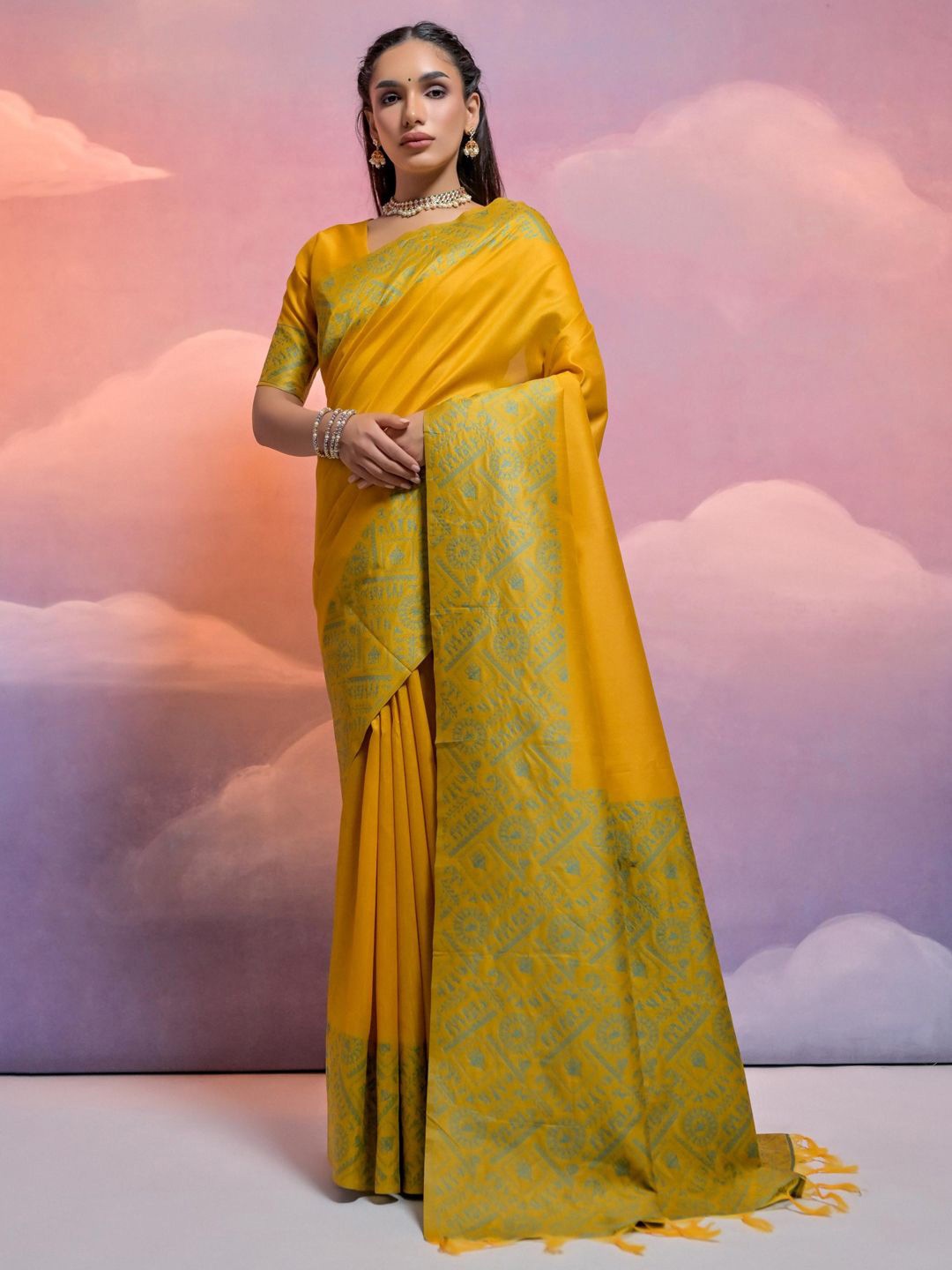 

Panzora Woven Design Zari Saree With Blouse Piece, Yellow