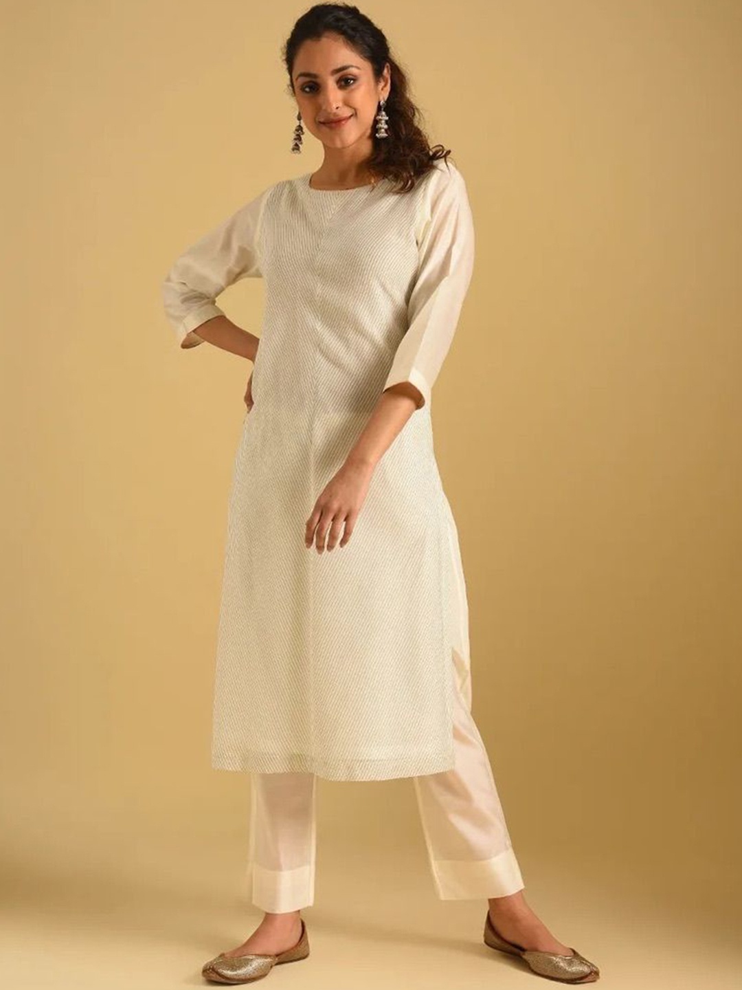 

SMRITI GUPTA Striped Round Neck Chanderi Silk Straight Kurta, Off white