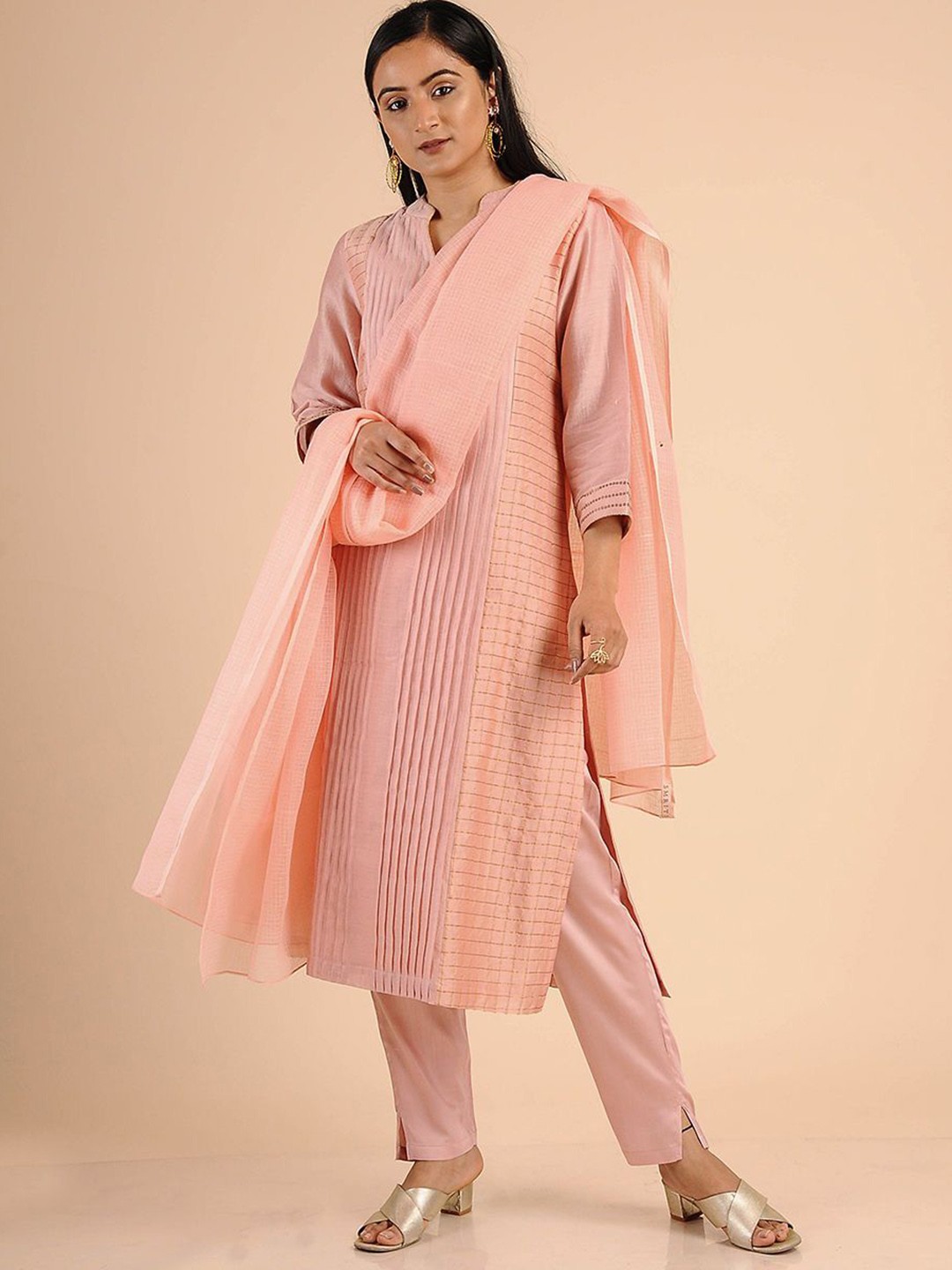 

SMRITI GUPTA Striped Mandarin Collar Pintuck Panelled Chanderi Silk Straight Kurta, Pink