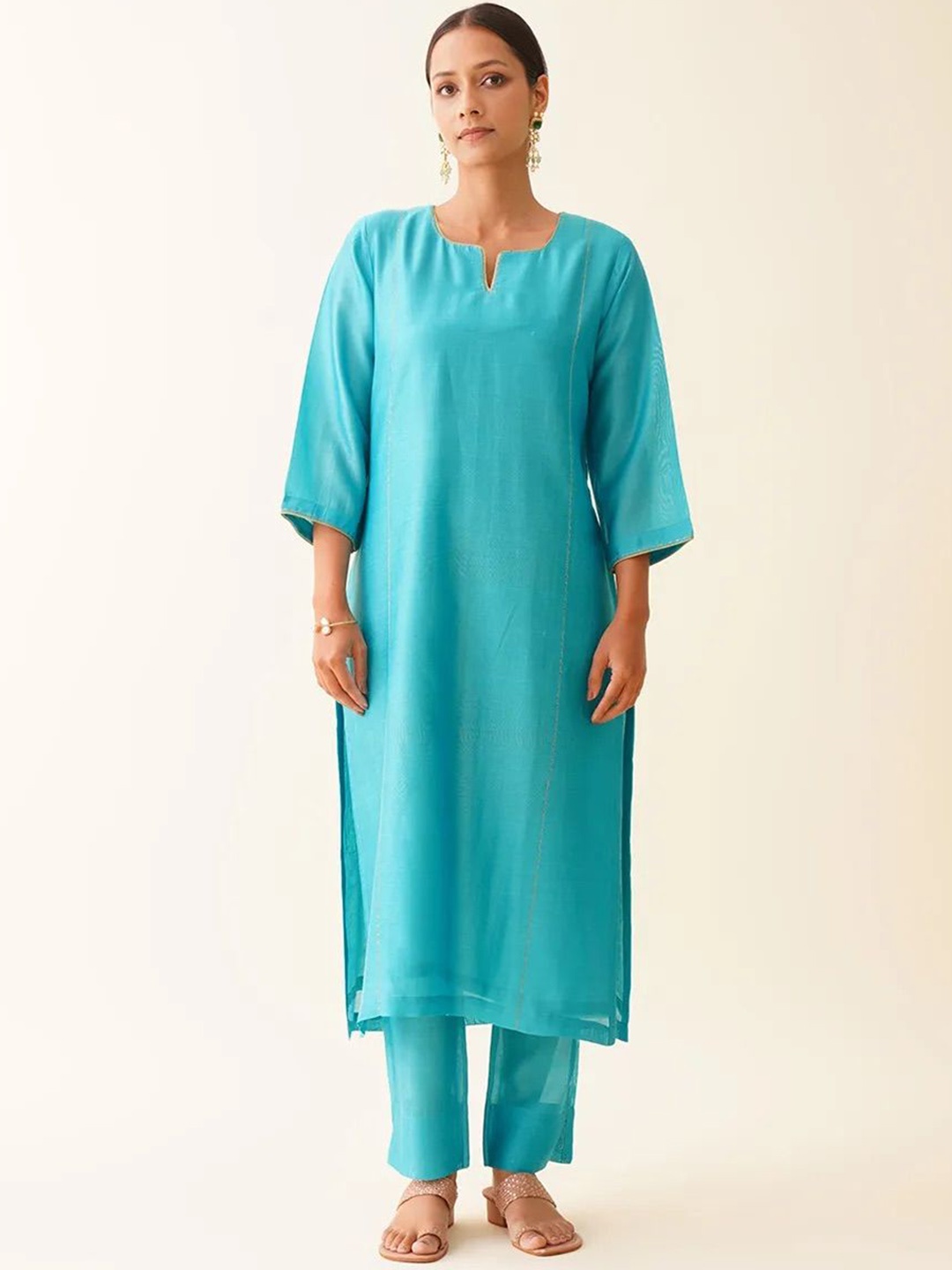 

SMRITI GUPTA Notch Neck Chanderi Silk Straight Kurta, Turquoise blue