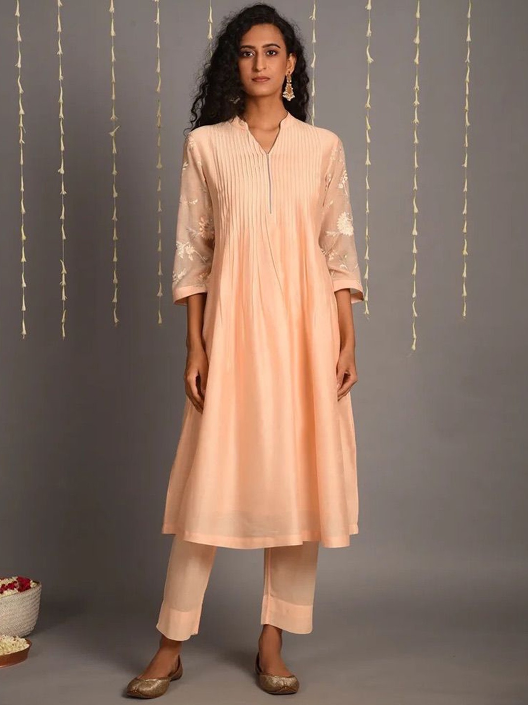 

SMRITI GUPTA Mandarin Collar Zari Work Chanderi Silk A-Line Kurta, Peach