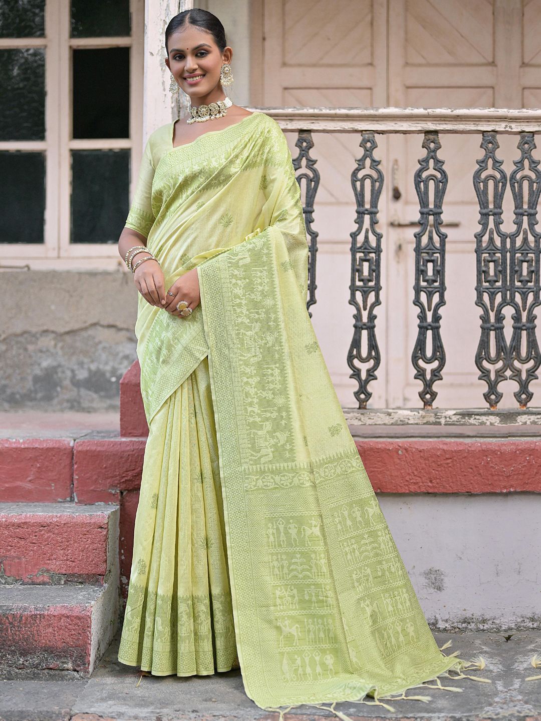 

Panzora Ethnic Motifs Printed Saree With Unstitched Blouse Piece, Lime green