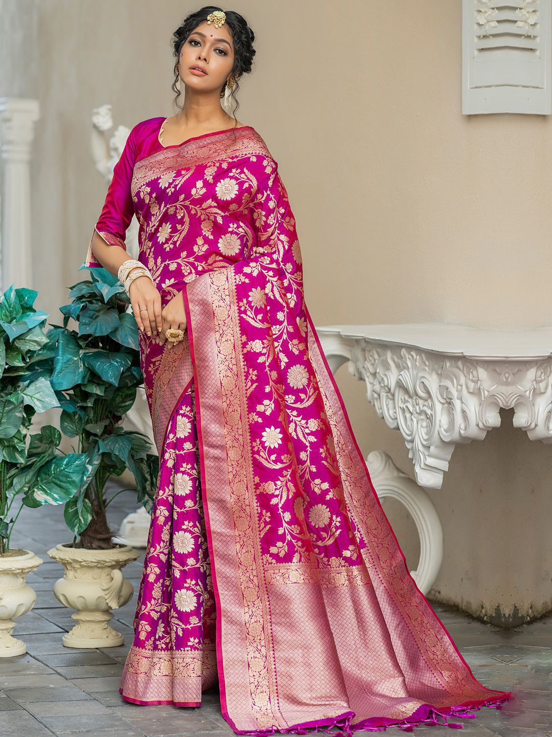 

Panzora Woven Design Zari Banarasi Saree, Violet
