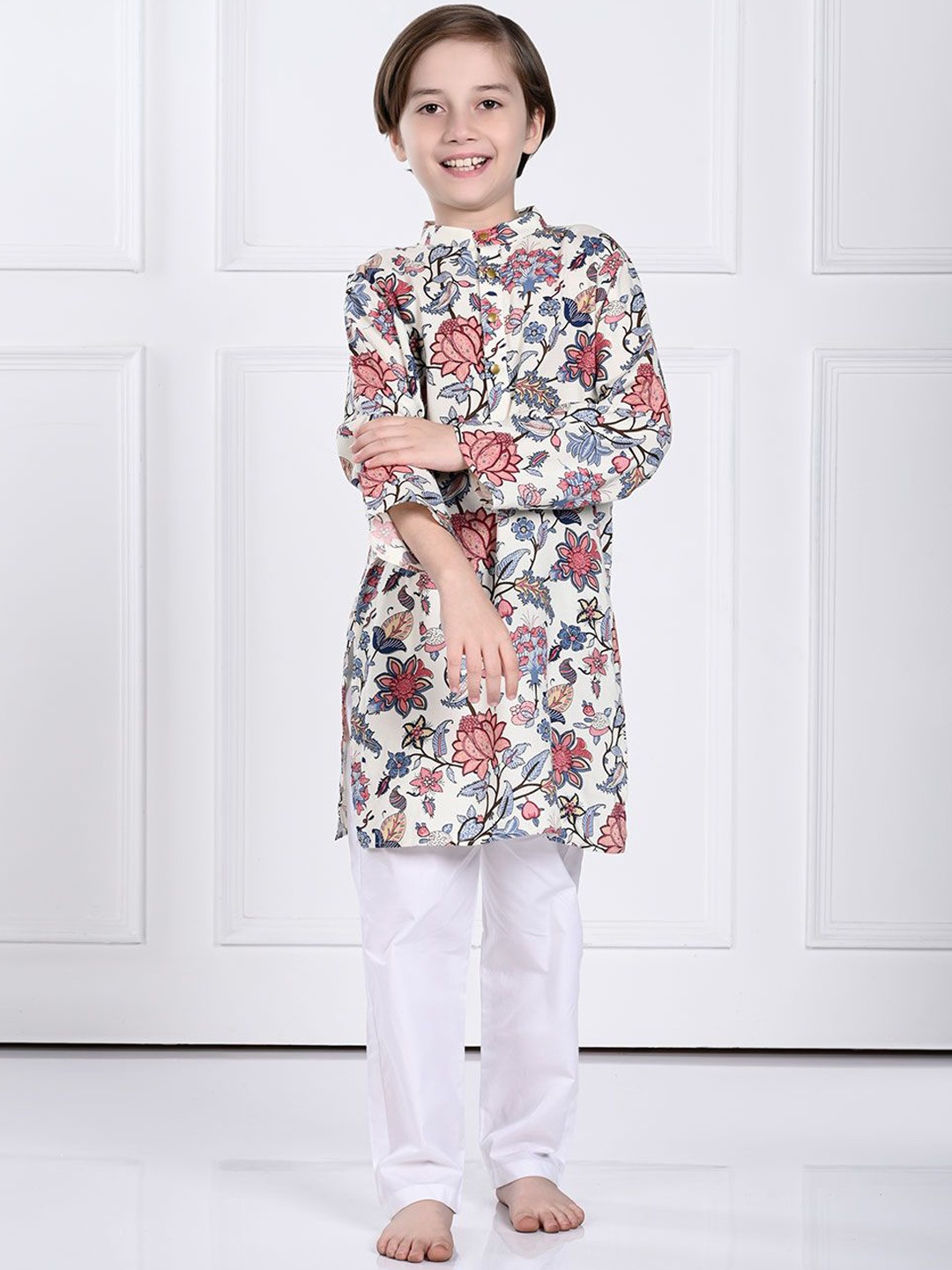 

THE PONY & PEONY CO. Boys Floral Printed Mandarin Collar Regular Kurta with Pyjamas, White