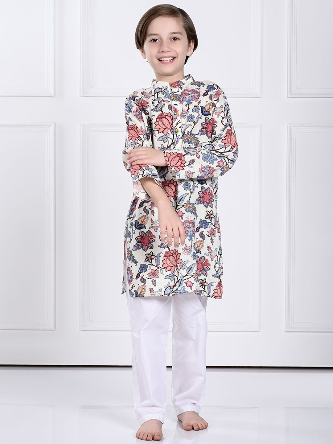 

THE PONY & PEONY CO. Boys Floral Printed Mandarin Collar Regular Kurta with Pyjamas, White