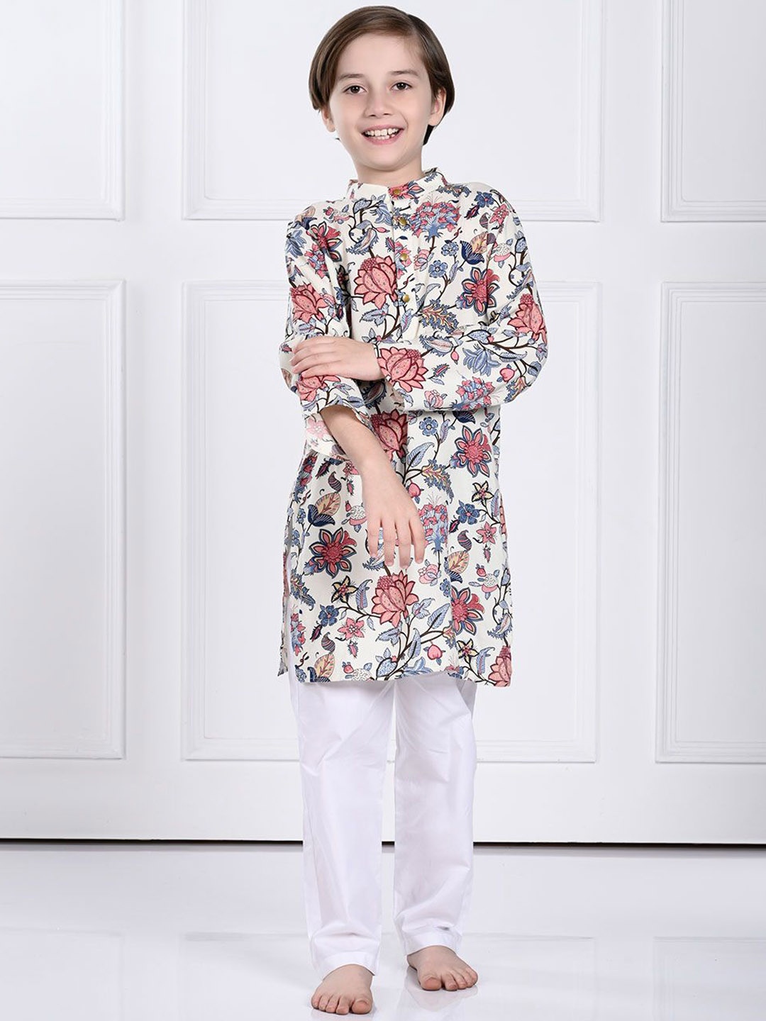 

THE PONY & PEONY CO. Boys Floral Printed Mandarin Collar Regular Kurta with Pyjamas, White