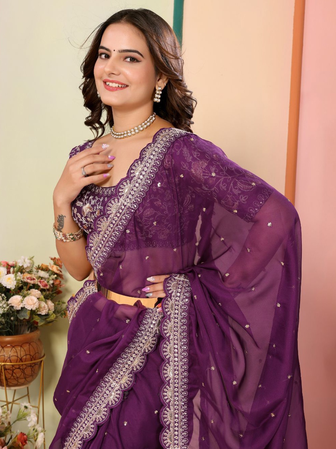 

VAIRAGEE Embellished Sequinned Organza Saree, Purple