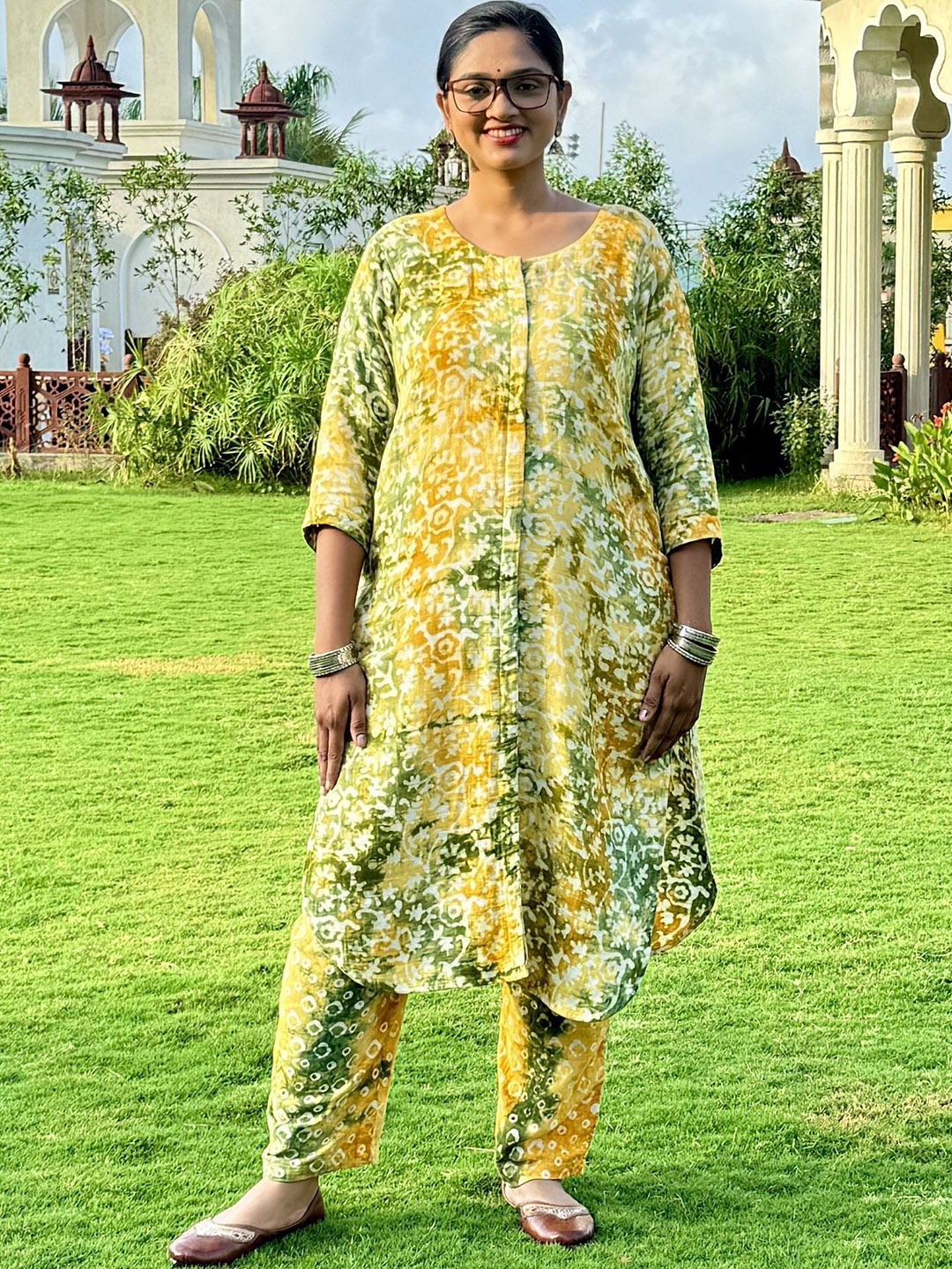 

LAAKHI Floral Printed Straight Pure Cotton Kurta with Trouser, Yellow